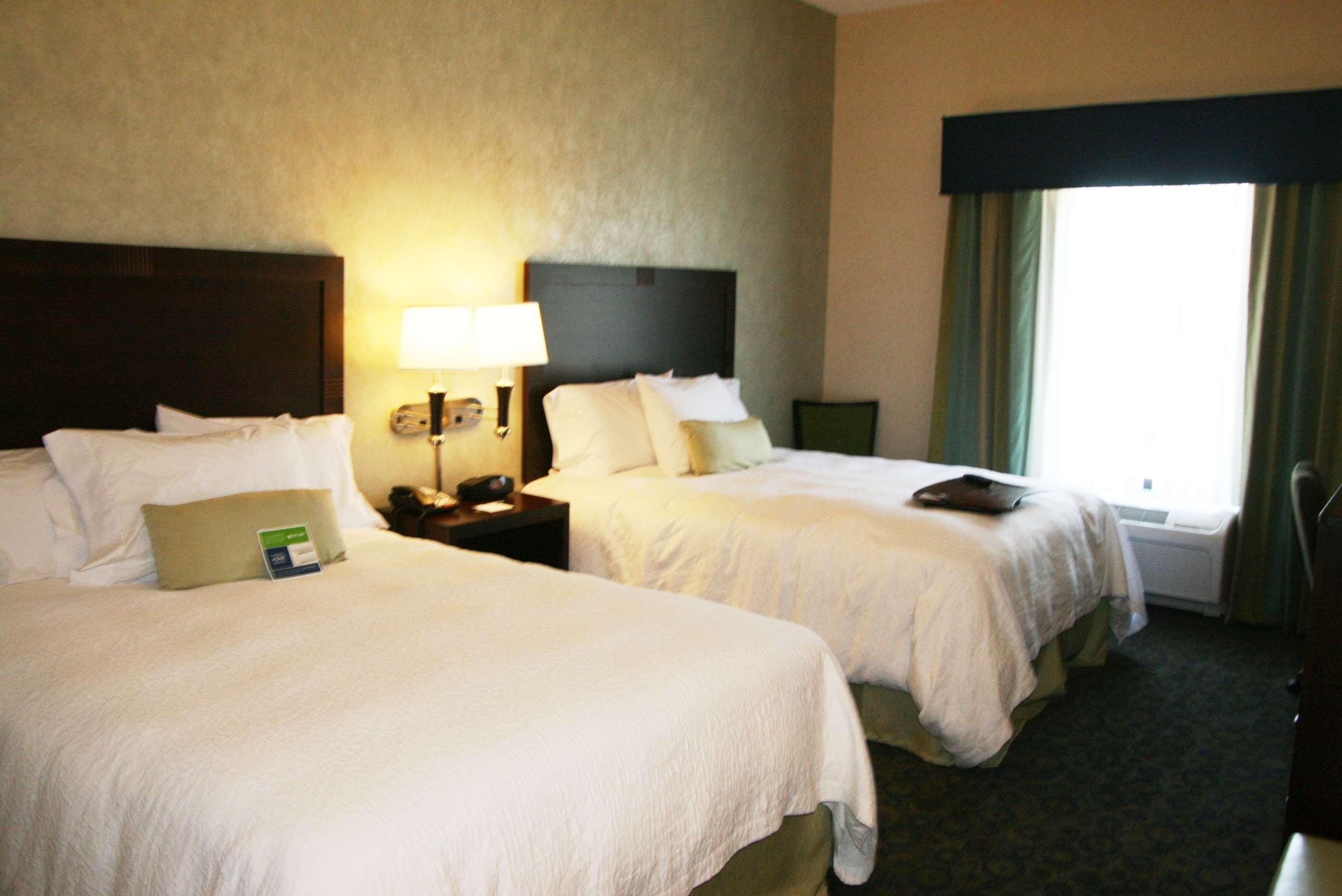 Hampton Inn Milford Exteriör bild