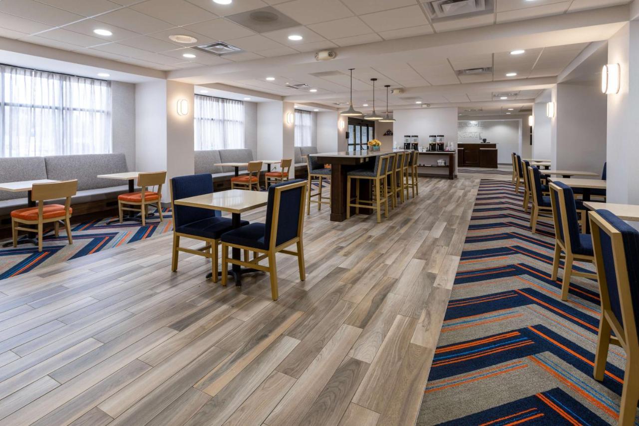 Hampton Inn Milford Exteriör bild