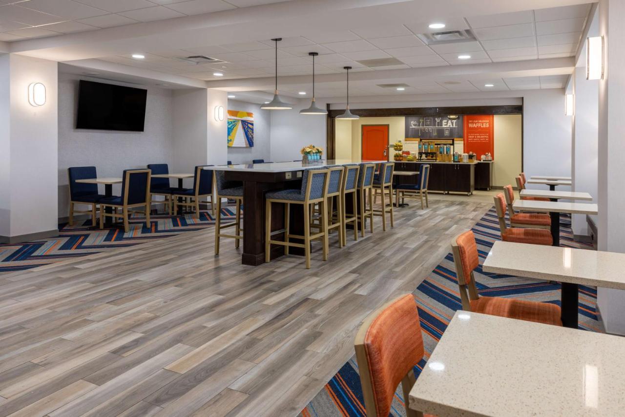 Hampton Inn Milford Exteriör bild