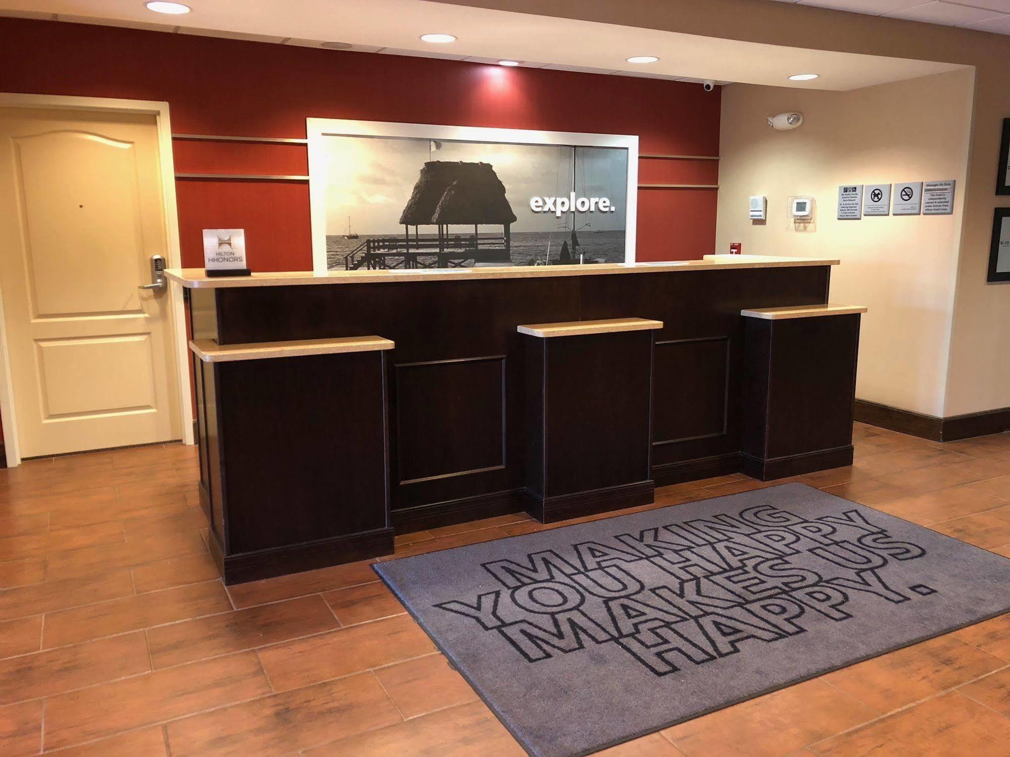 Hampton Inn Milford Exteriör bild